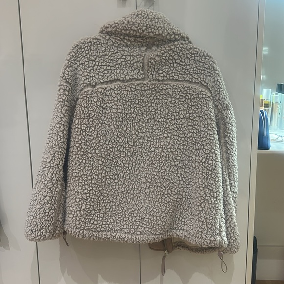 Abercrombie & Fitch Cinched Cocoon Sherpa Full Zip medium - Picture 6 of 6
